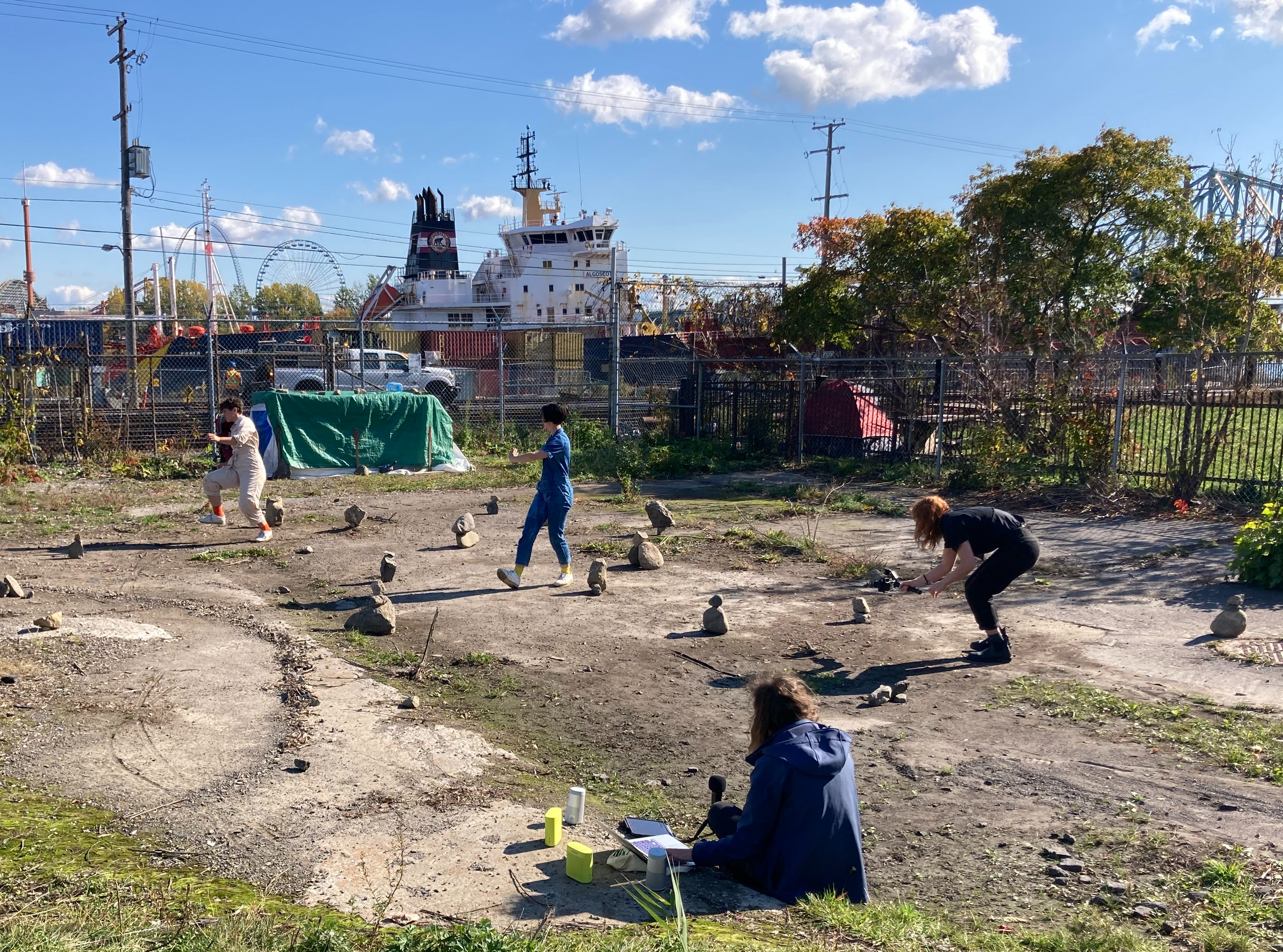 film, dance, choreography, outside, in situ, contemporary dancers